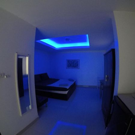 French Connection Hotel Pattaya Buitenkant foto