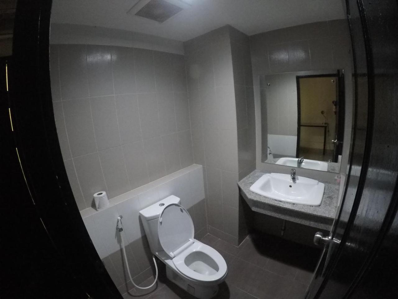 French Connection Hotel Pattaya Buitenkant foto