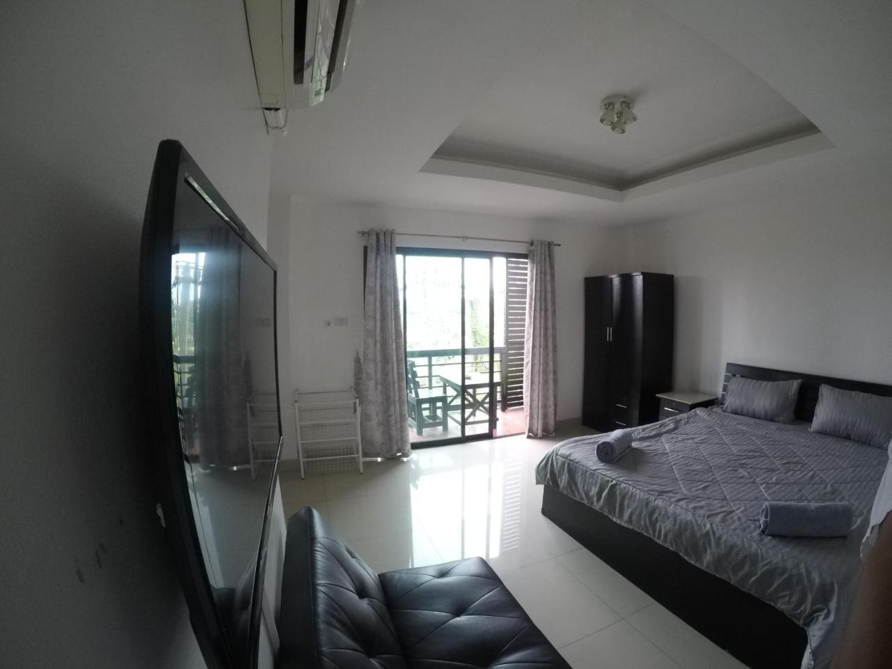 French Connection Hotel Pattaya Buitenkant foto