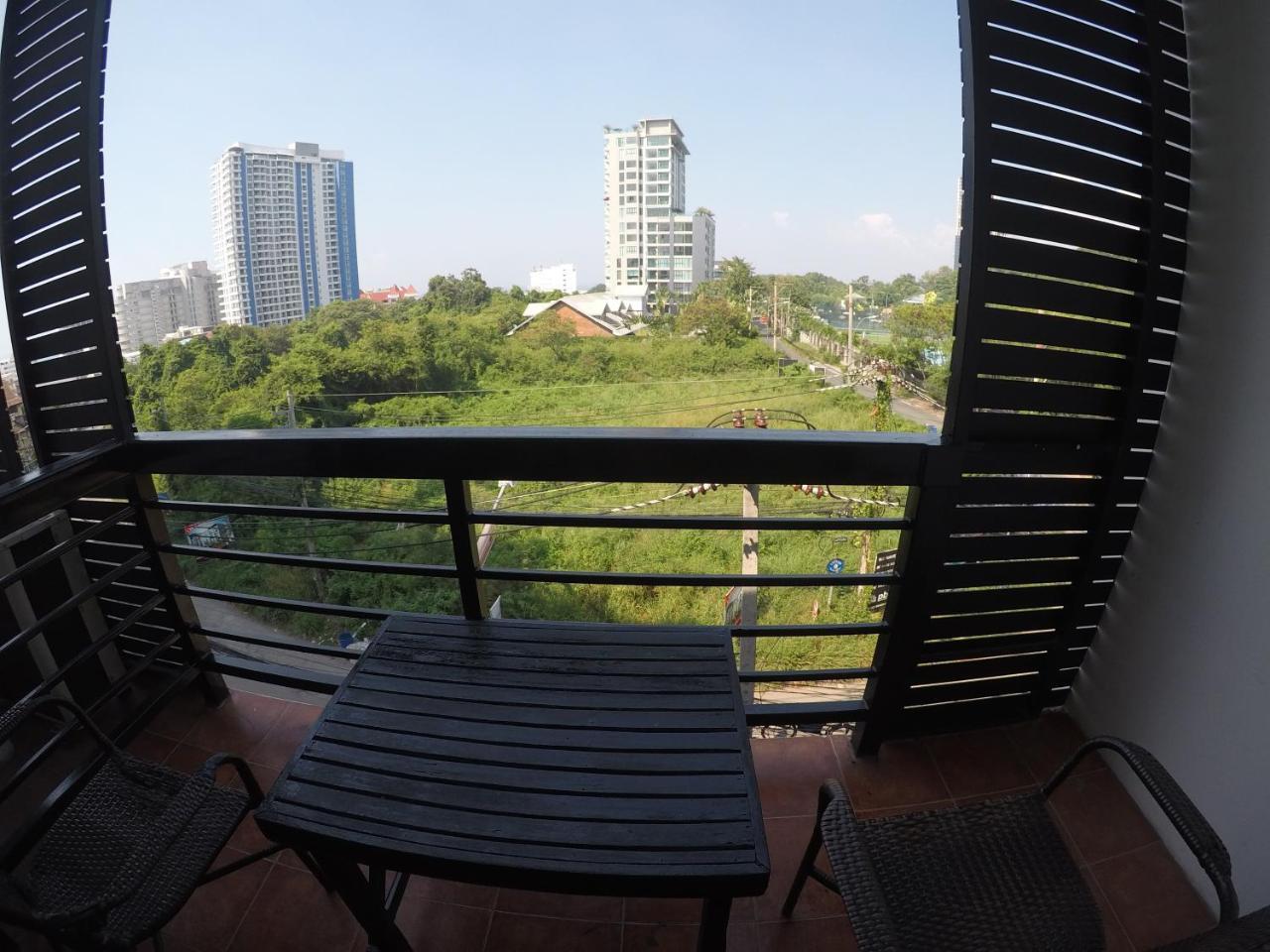 French Connection Hotel Pattaya Kamer foto
